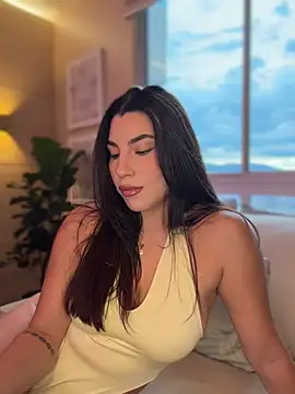 SaharaRush  online show from April 11, 2026, 9:41 pm