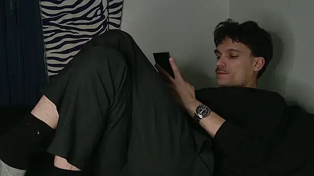 JackDesFeux online show from April 21, 2026, 2:37 am