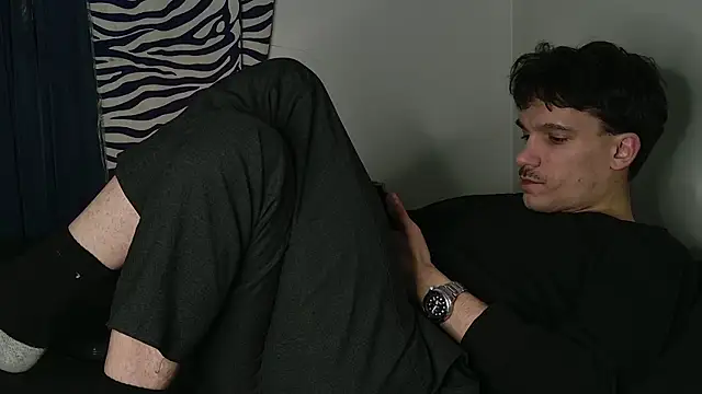 JackDesFeux online show from April 21, 2026, 2:51 am