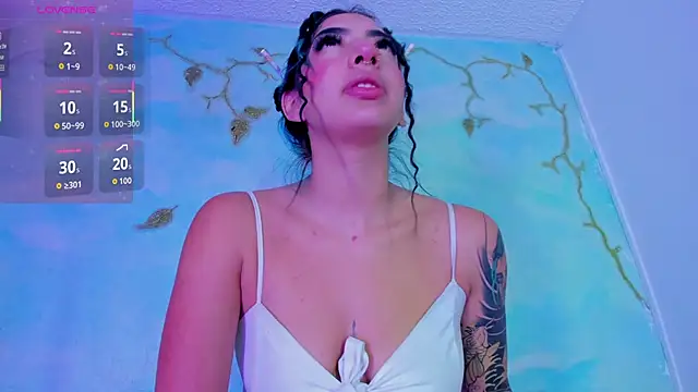 SaturnooStonee online show from October 24, 2025, 6:43 am