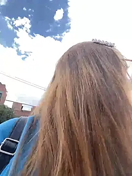 melody-dy online show from February 19, 2025, 8:41 pm