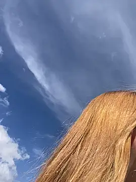 melody-dy online show from September 19, 2025, 7:47 pm