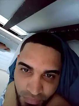 luismanuel 1998 online show from November 2, 2025, 2:41 pm