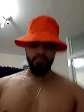 luismanuel 1998 online show from November 13, 2025, 11:25 pm