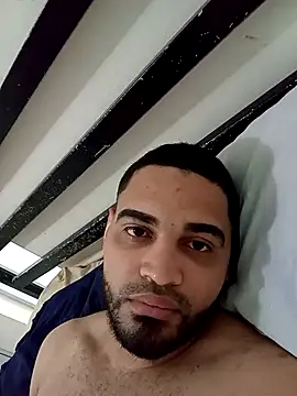 luismanuel 1998 online show from December 4, 2025, 11:41 am