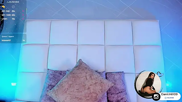 danii hill  online show from October 22, 2025, 4:46 am