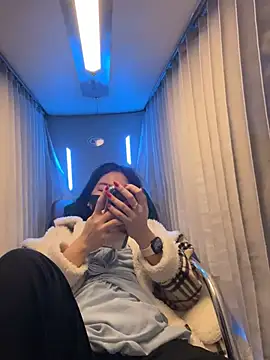 BabyThree  online show from January 17, 2025, 2:39 pm