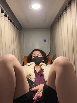 BabyThree  online show from January 21, 2025, 2:37 pm