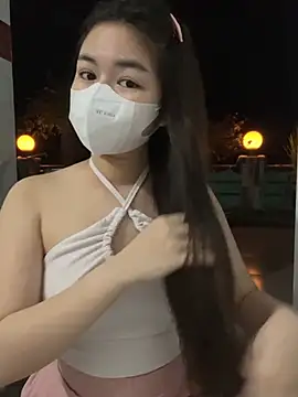 BabyThree  online show from February 4, 2025, 2:21 pm