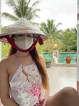 BabyThree  online show from November 5, 2025, 8:14 am