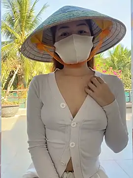 BabyThree  online show from March 9, 2026, 8:51 am