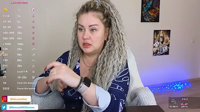 misskaassandraa online show from January 24, 2025, 7:49 pm