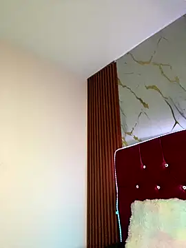 liss hot  online show from September 15, 2025, 9:59 pm