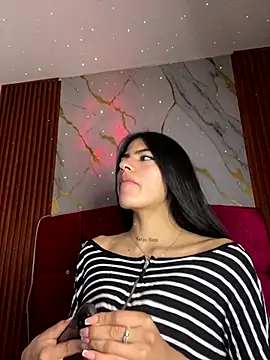 liss hot  online show from September 22, 2025, 9:06 pm