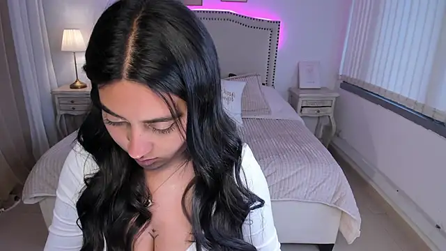 serenna se online show from March 4, 2025, 8:16 pm