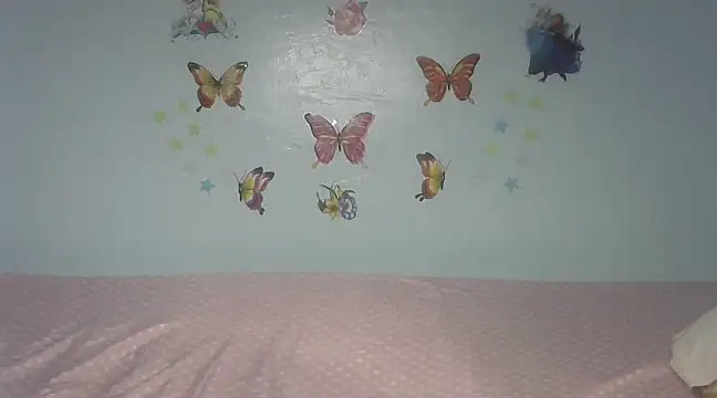 laetitia  online show from February 28, 2025, 8:28 pm