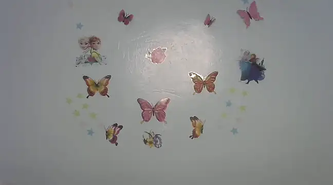 laetitia  online show from March 4, 2025, 2:17 am