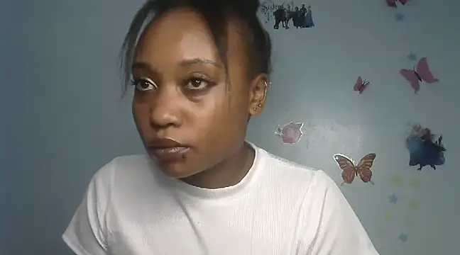 laetitia  online show from March 6, 2025, 8:27 pm