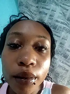 laetitia  online show from March 13, 2025, 9:37 pm