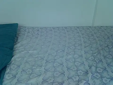 laetitia  online show from October 17, 2025, 1:03 pm