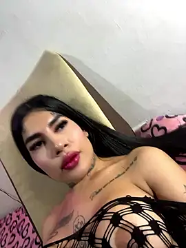 saragill323 online show from March 4, 2025, 11:43 pm