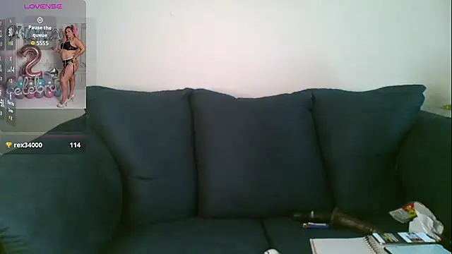 ladycreamypr2 online show from March 11, 2026, 4:02 pm