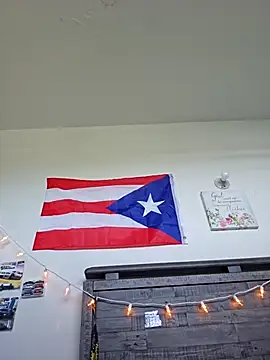 ladycreamypr2 online show from April 22, 2026, 8:43 pm