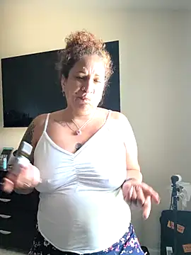 Snapshot of ladycreamypr2 chatting on May 4, 2026, 1:18 pm ladycreamypr2 online show from May 4, 2026, 1:18 pm