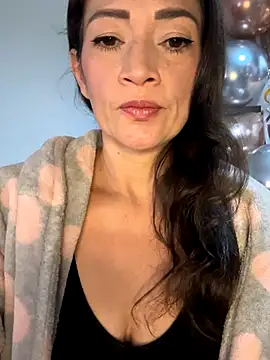 Yulia sx online show from October 4, 2025, 9:35 pm