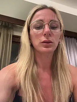 Liana Lou online show from March 30, 2026, 2:18 pm