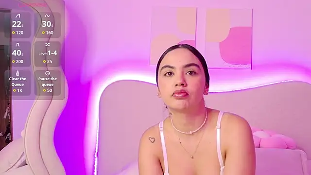 innocentlady  online show from October 17, 2025, 1:46 pm