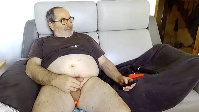 gillou1234 online show from March 7, 2025, 9:07 am