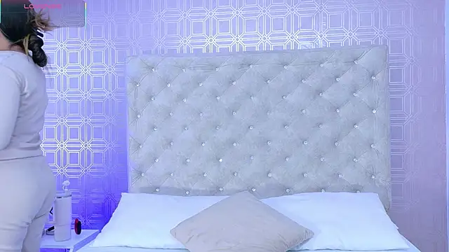 Sara Desire online show from September 14, 2025, 12:15 pm