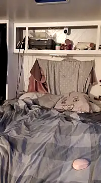 allissonw13 online show from January 31, 2025, 5:51 am