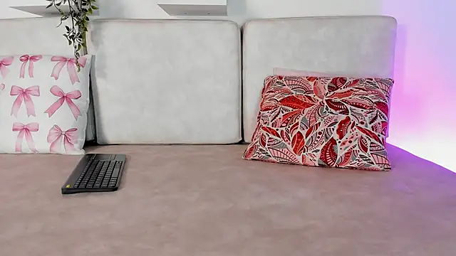 Snapshot of Malka_Burning chatting on February 16, 2025, 11:26 pm Malka Burning online show from February 16, 2025, 11:26 pm