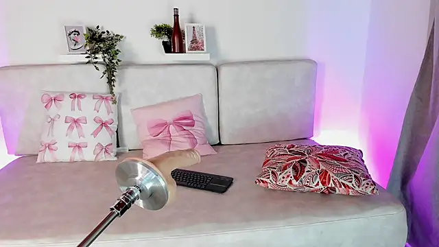 Snapshot of Malka_Burning chatting on February 17, 2025, 2:31 am Malka Burning online show from February 17, 2025, 2:31 am