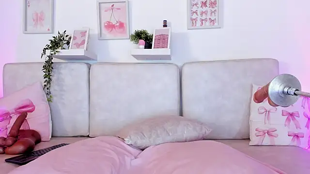 Snapshot of Malka_Burning chatting on October 10, 2025, 8:08 pm Malka Burning online show from October 10, 2025, 8:08 pm