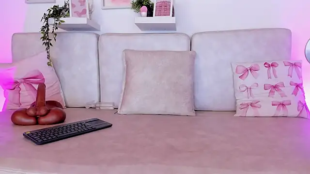 Snapshot of Malka_Burning chatting on November 7, 2025, 8:09 pm Malka Burning online show from November 7, 2025, 8:09 pm