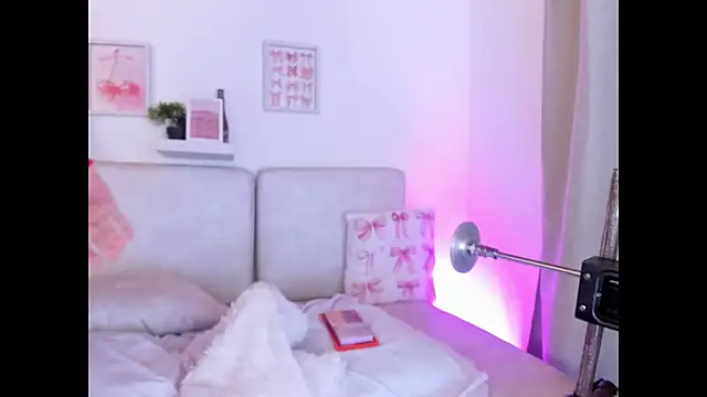 Snapshot of Malka_Burning chatting on November 12, 2025, 8:30 pm Malka Burning online show from November 12, 2025, 8:30 pm