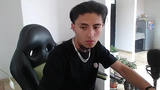 Snapshot of jay_dimarco2 chatting on December 1, 2025, 3:39 pm jay dimarco2 online show from December 1, 2025, 3:39 pm