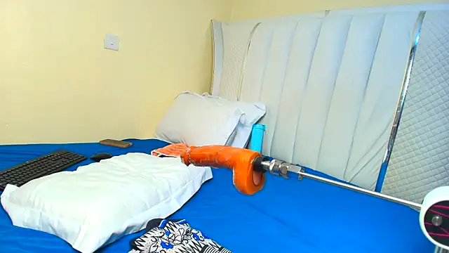 sweet essin online show from April 21, 2026, 1:42 am