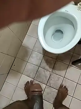 Snapshot of cenyon124 chatting on February 9, 2025, 9:05 am cenyon124 online show from February 9, 2025, 9:05 am