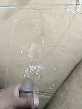 Snapshot of cenyon124 chatting on November 16, 2025, 4:12 pm cenyon124 online show from November 16, 2025, 4:12 pm