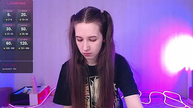 ur kitty   online show from December 3, 2025, 8:34 am