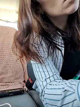 Snapshot of Genevieve143 chatting on March 19, 2025, 7:27 pm Genevieve143 online show from March 19, 2025, 7:27 pm