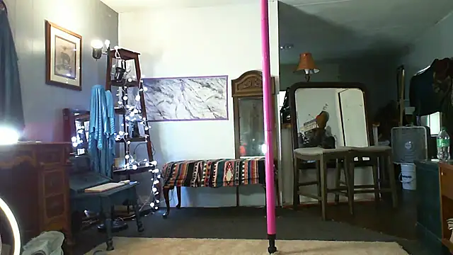 Snapshot of Genevieve143 chatting on September 25, 2025, 11:19 pm Genevieve143 online show from September 25, 2025, 11:19 pm