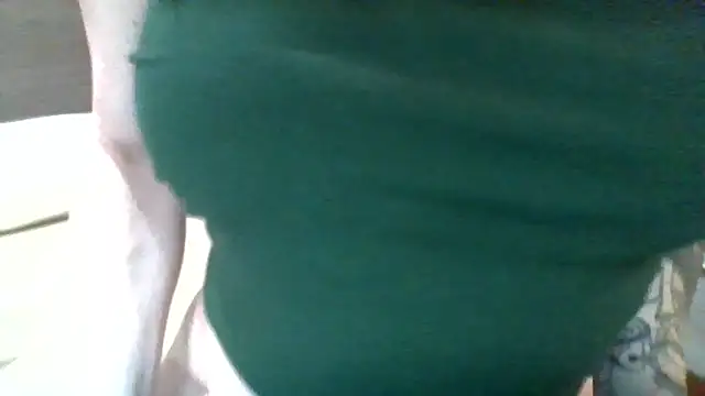 Snapshot of Genevieve143 chatting on December 23, 2025, 8:23 am Genevieve143 online show from December 23, 2025, 8:23 am