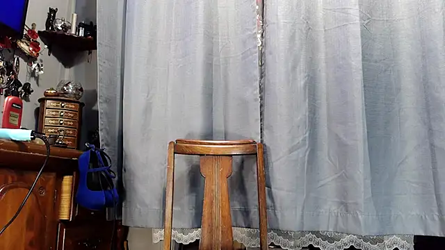 Snapshot of Genevieve143 chatting on February 22, 2026, 2:24 am Genevieve143 online show from February 22, 2026, 2:24 am