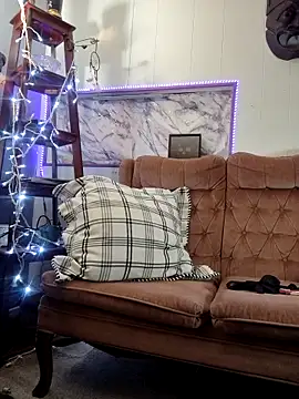 Snapshot of Genevieve143 chatting on March 5, 2026, 3:24 am Genevieve143 online show from March 5, 2026, 3:24 am