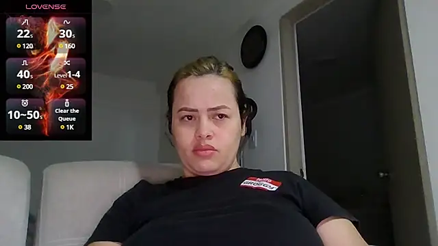 saramartinez1000 online show from December 28, 2024, 11:16 pm